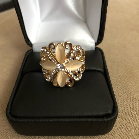 🛑2 for $20 🆕Flower Ring - Picture 5 of 7